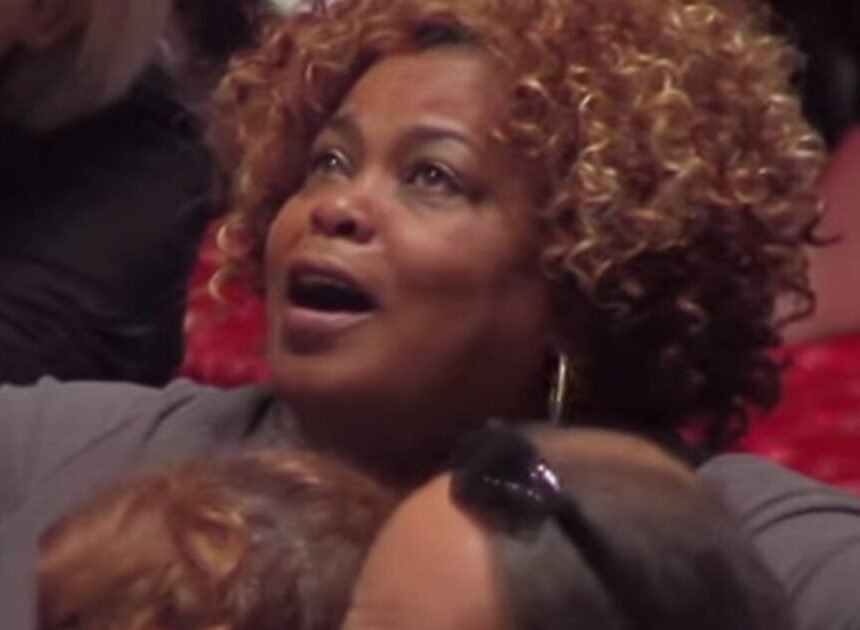 CLASSIC CHRISTMAS VIDEO: This ‘Hallelujah!’ Flash Mob Will Brighten Your Holiday | The Gateway Pundit