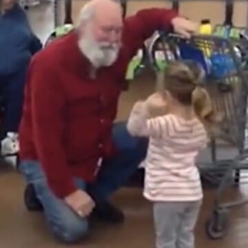 santa-and-girl-1200x630.jpg CLASSIC CHRISTMAS VIDEO: Bearded Man in Store Plays Along When Little Girl Mistakes Him for Santa Claus | The Gateway Pundit